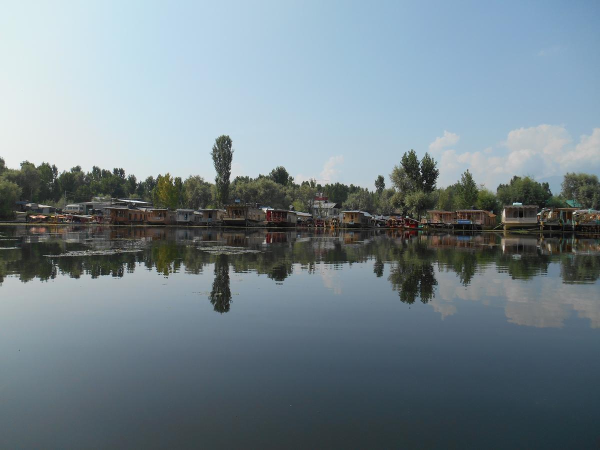 Bed and Breakfast Houseboat Dunhill Срінагар Екстер'єр фото